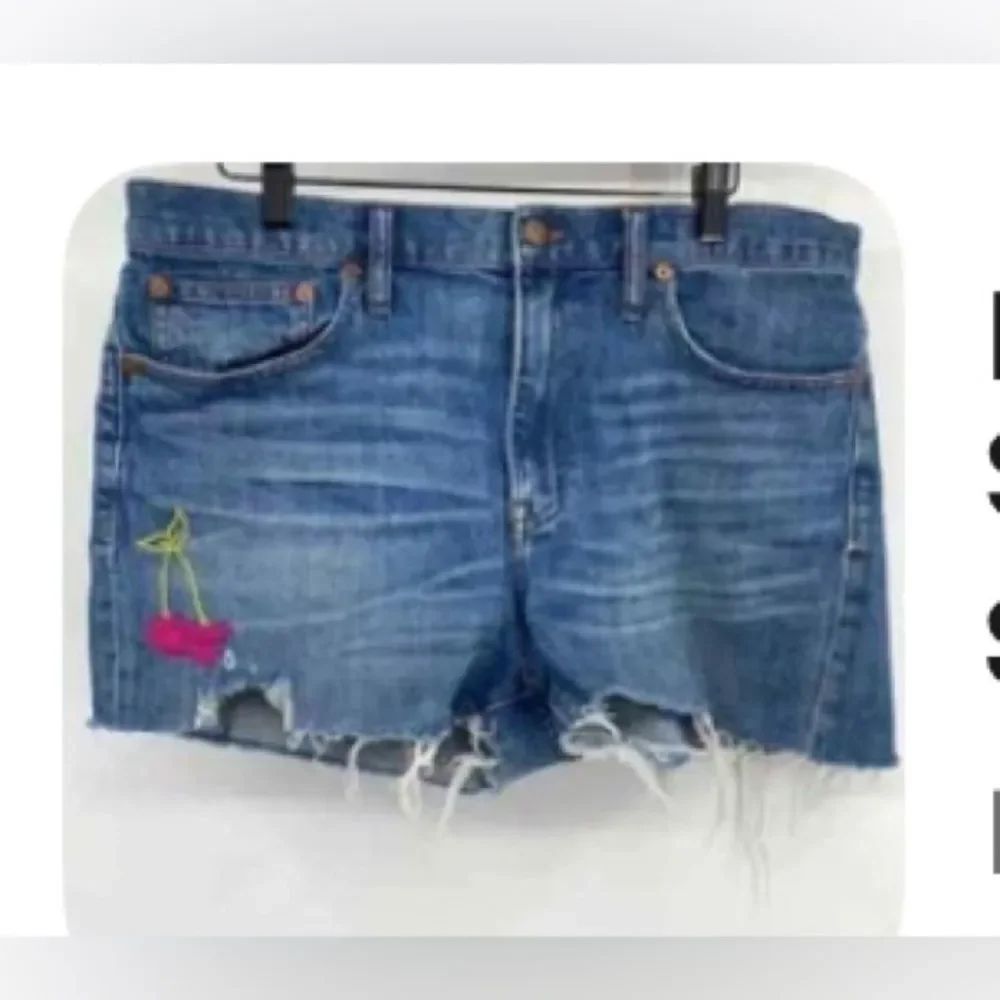 *Rare* Sz 32 Madewell Embroidered Cherry 🍒 patch Denim Cutoff-Style Jean Shorts